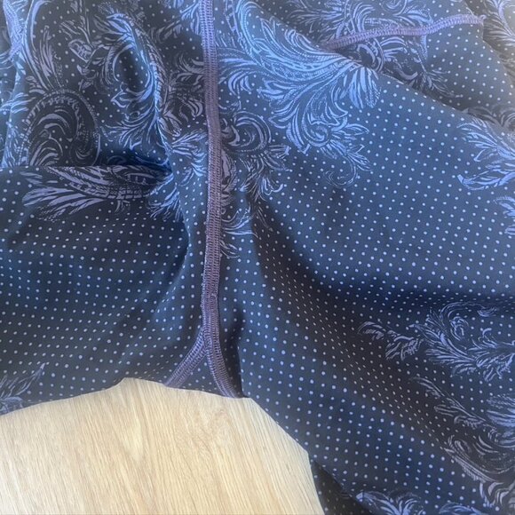 Lululemon Wunder Under Hi-Rise Tight (Nulux 28") Size 6 black purple foliage - Picture 12 of 12